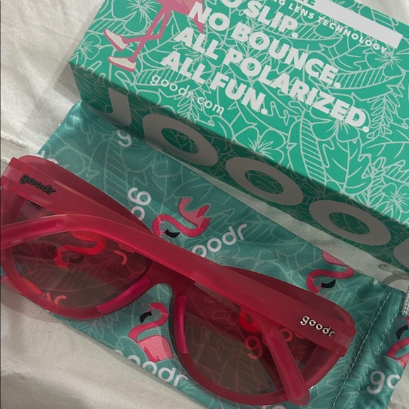 Goodr pink Cat-Eye Sunglasses - Flamingo Eye Runway - Picture 2 of 5
